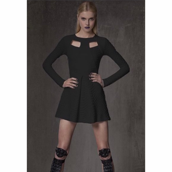 ALEXIS Narelle Structured Python Texture Dress - Picture 10 of 10